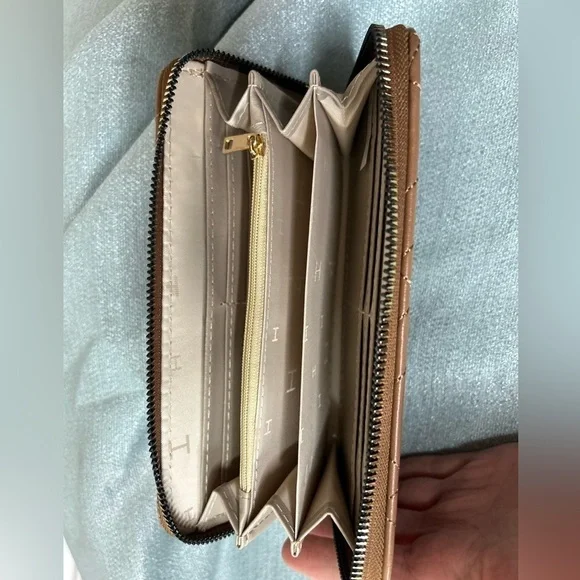 Halston Monogrammed Wallet in Camel with Gold Hardware - Picture 5 of 7